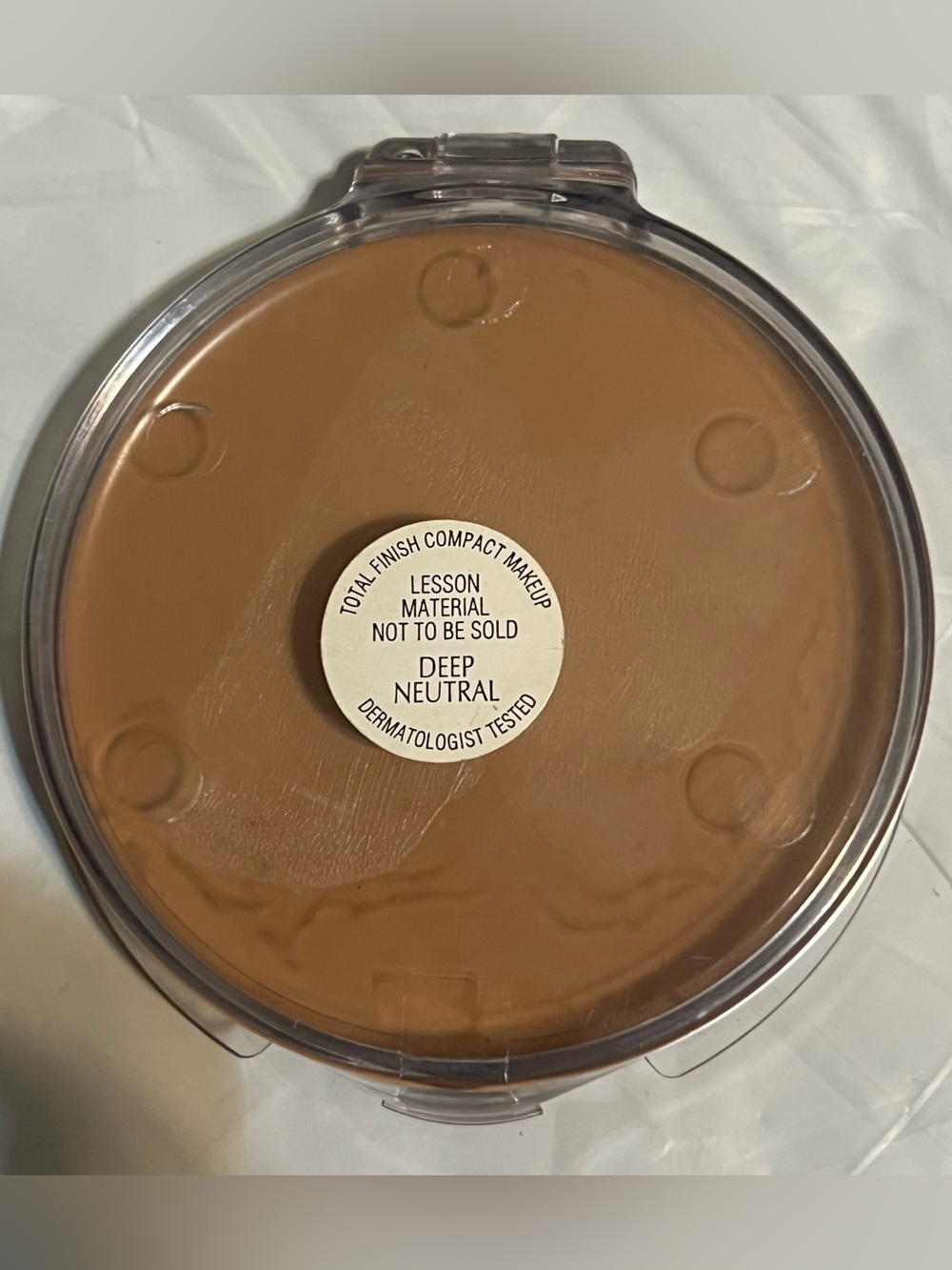 Merle Norman Total Finish Compact Makeup Deep Neutral